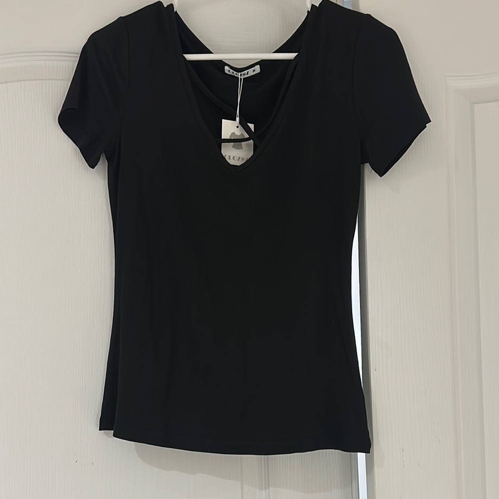 Trindy Clozet Boutique Black Fitted Short Sleeve Tee
